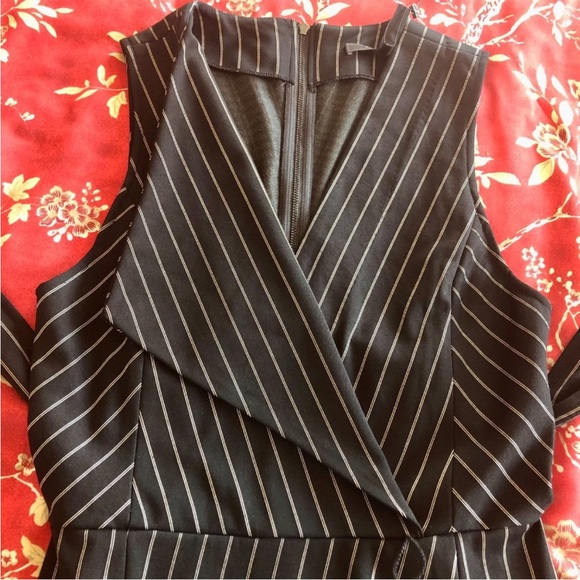BCBGMAXAZRIA Professional Black Pinstripe Faux-Wrap Asymmetrical Belted Dress XS - Picture 4 of 13